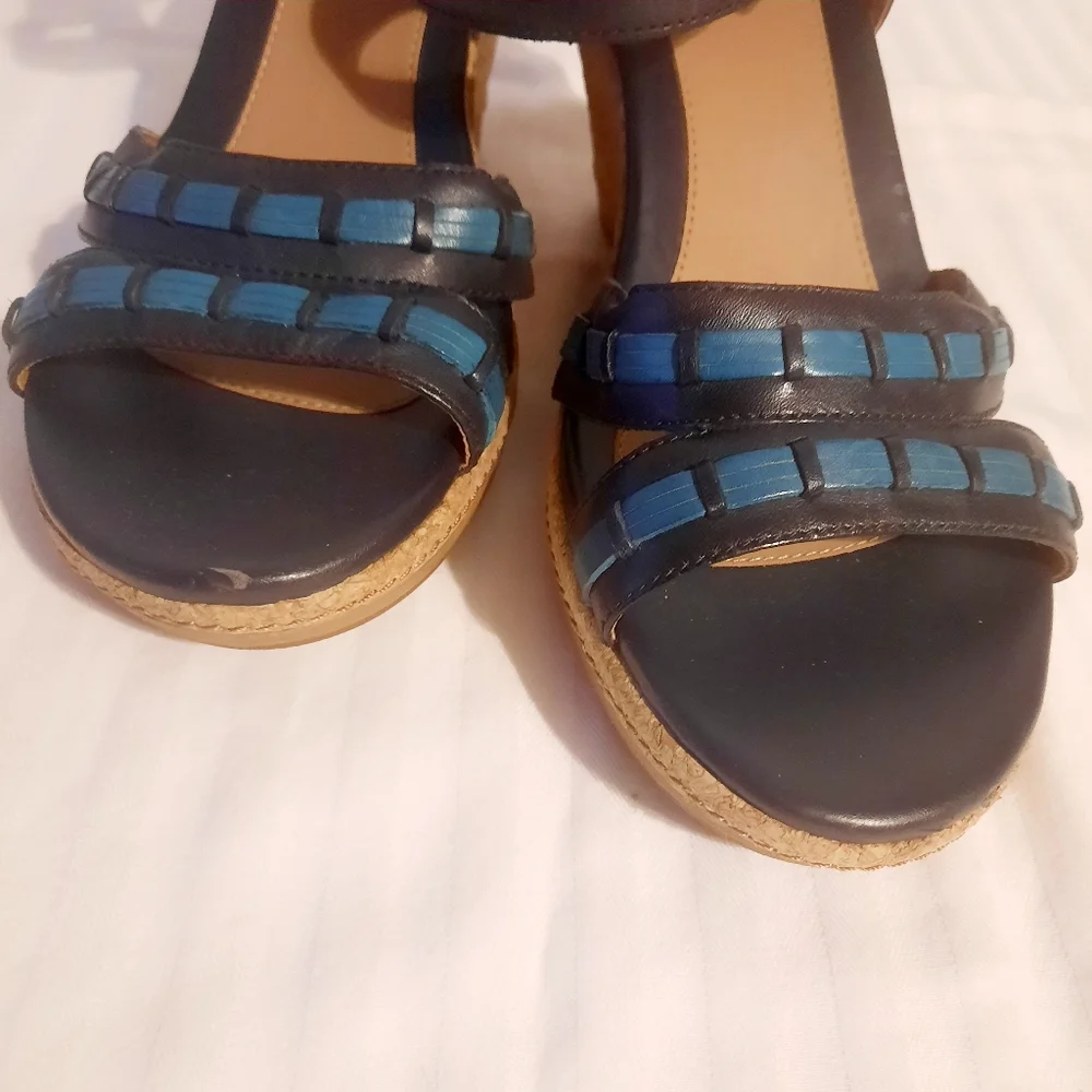 Clarks Cork wedge sandals Size 9